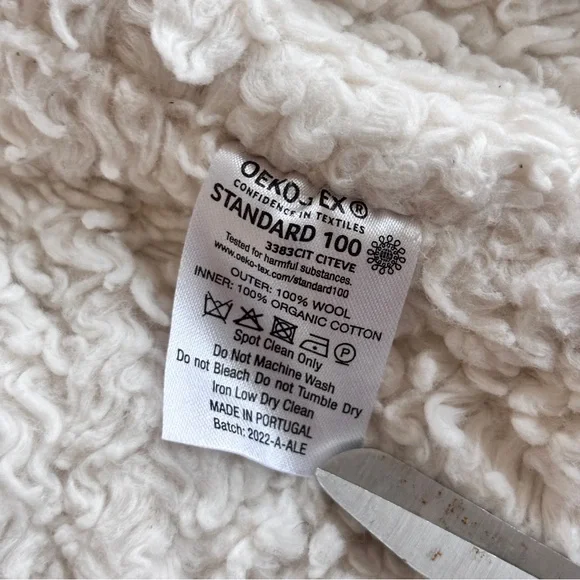 The Simple Folk Kids Undyed Wood Toggle Wool Vest 12-18 Months - Picture 7 of 8